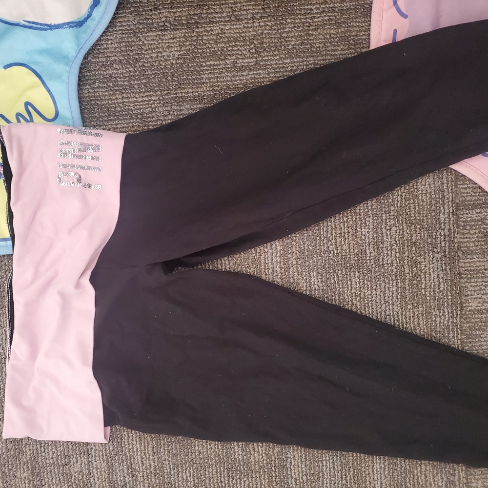 Black and Pink Form-Fitting Leggings